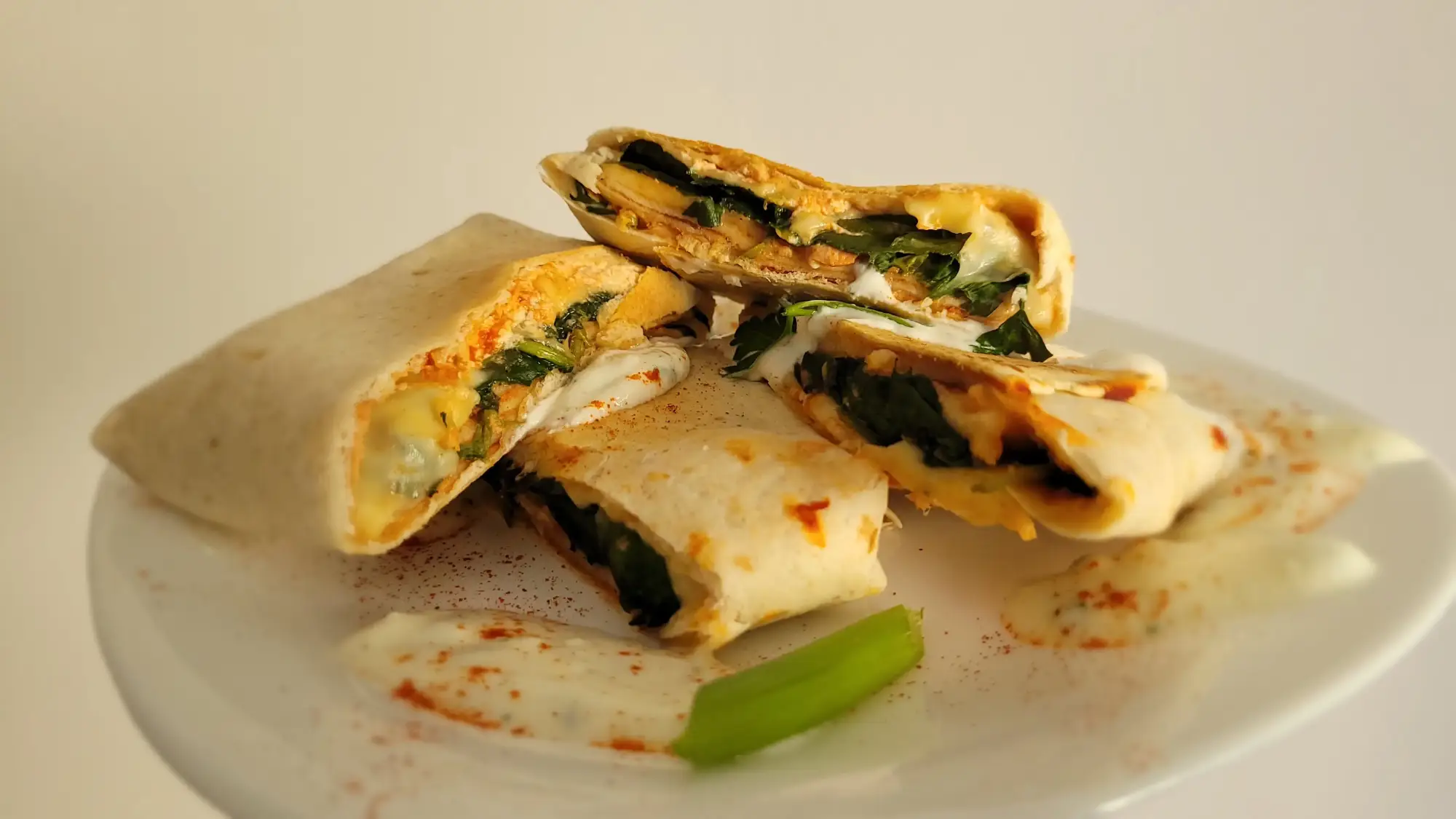 Tortille z serem i szpinakiem